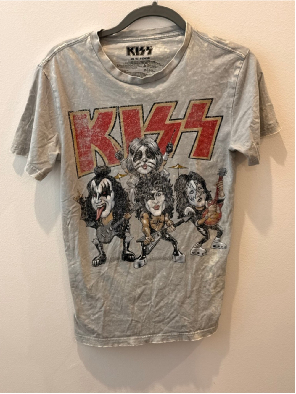 Men's KISS Gray Short Sleeve Band Tee S with Red Logo